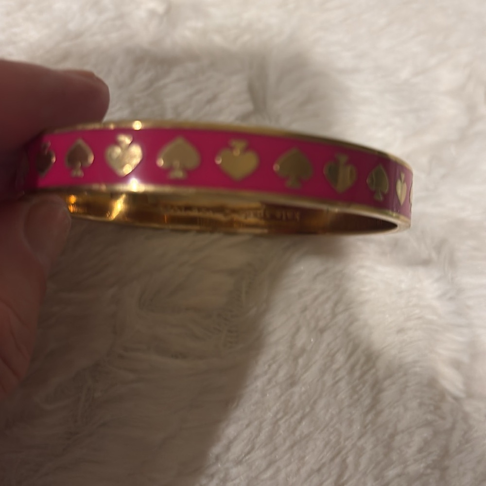 Kate Spade ♠️“Live Colorfully” Hot Pink w/Gold‎ Spades Idiom Bangle Bracelet - Picture 7 of 11